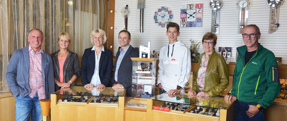 V.l. Heinz W. Michalka, Mag. Sissi Michalka, Lisa Michalka, Peter Schoiswohl, Martin Michalka, Ingrid Maier, Christian Oberreiner (Foto: Schnitzer)